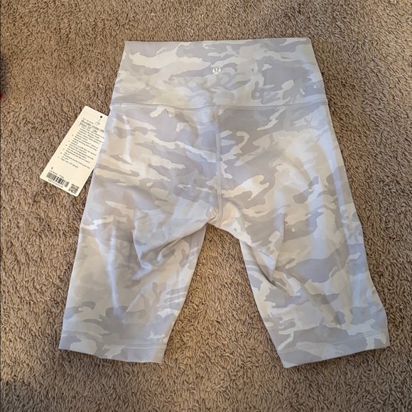 lululemon athletica Wunder Under HR Short 10” - Picture 2 of 3